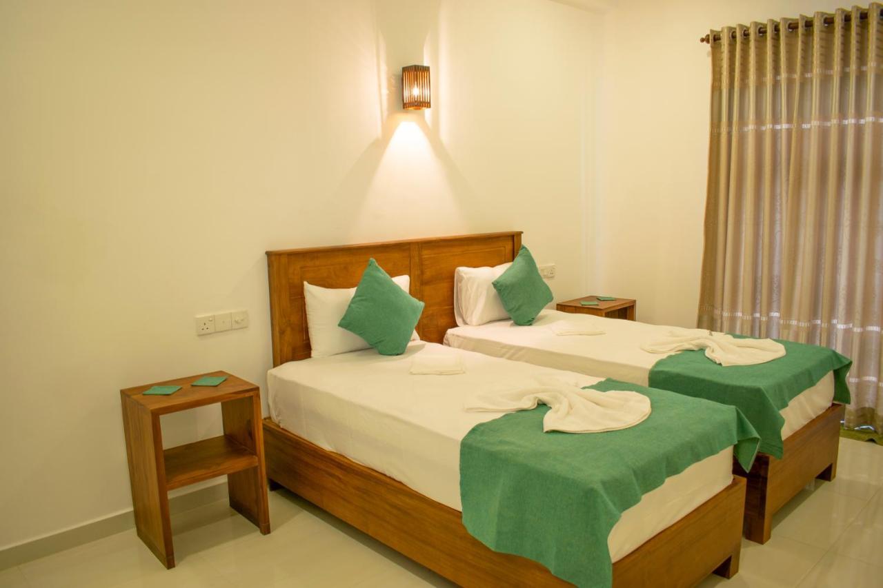 Готель Lavinia Escapes Dehiwala-Mount Lavinia Екстер'єр фото