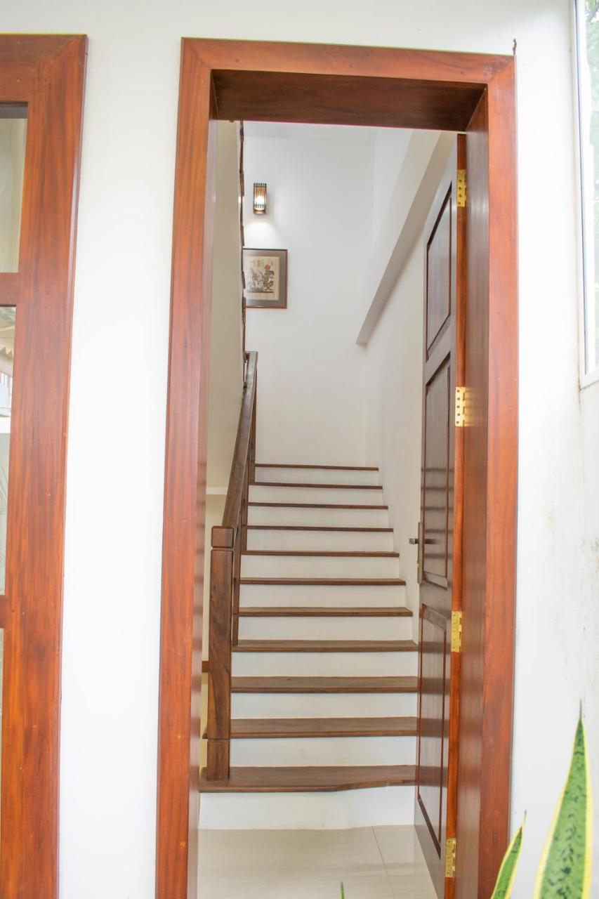 Готель Lavinia Escapes Dehiwala-Mount Lavinia Екстер'єр фото